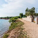 مكان تخييم San Antonio Mobile Homes
