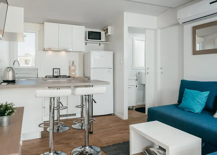 San Antonio Mobile Homes * Биоград-на-Мору